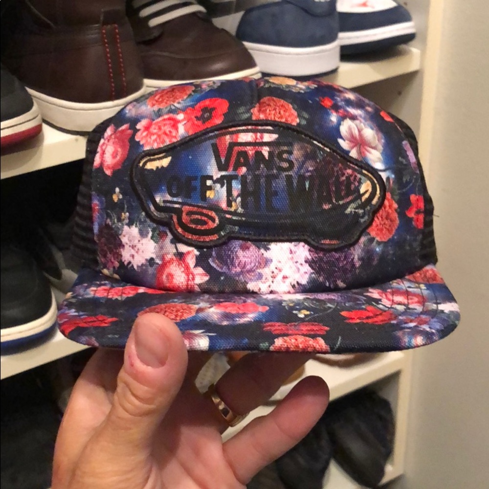 Vans floral hat trucker mesh SnapBack new